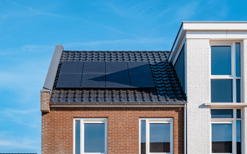 solar panels on a house - choosing the right solar company